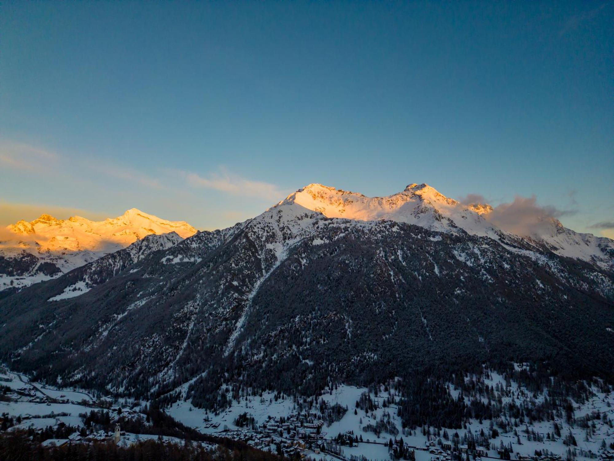 Au Charmant Petit Lac - Ecohotel Parc & Spa Champoluc Exteriér fotografie