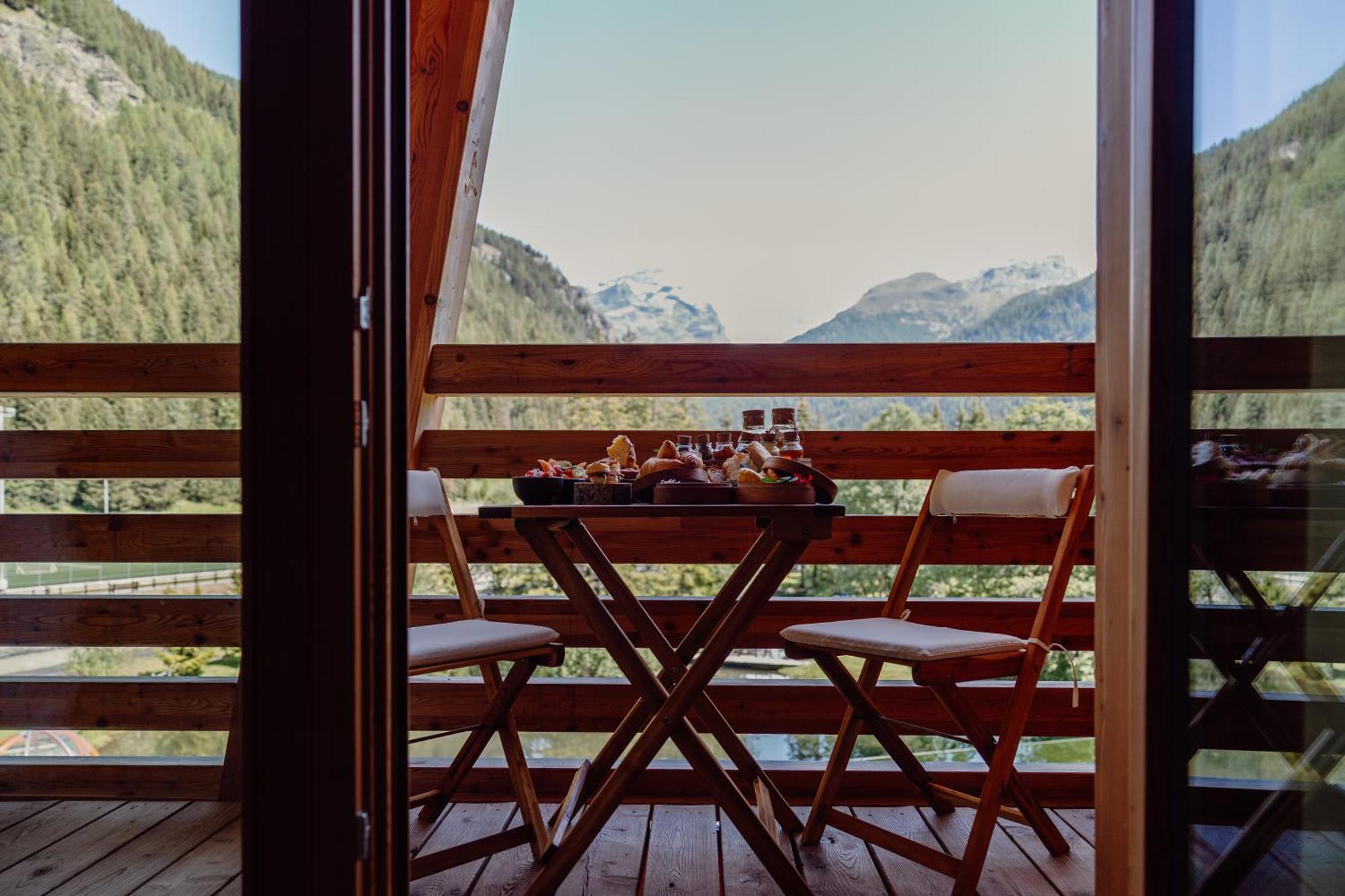Au Charmant Petit Lac - Ecohotel Parc & Spa Champoluc Exteriér fotografie