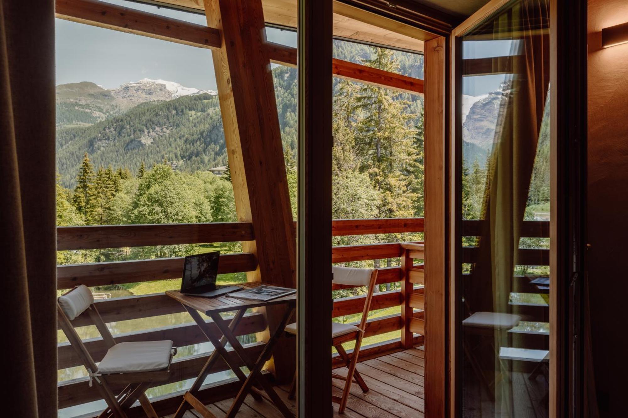 Au Charmant Petit Lac - Ecohotel Parc & Spa Champoluc Exteriér fotografie