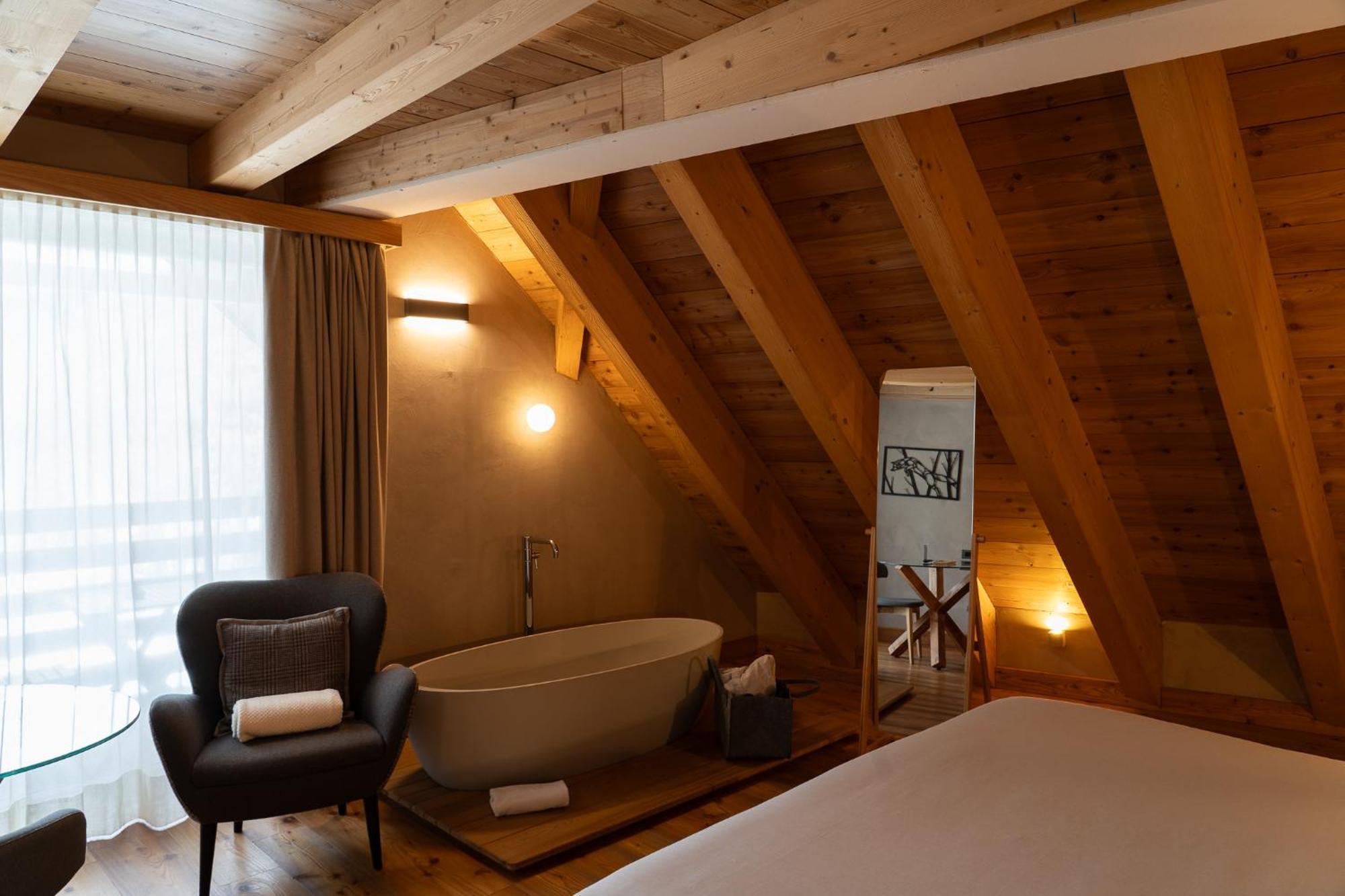 Au Charmant Petit Lac - Ecohotel Parc & Spa Champoluc Exteriér fotografie